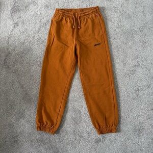 Levi’s oversized sweatpants